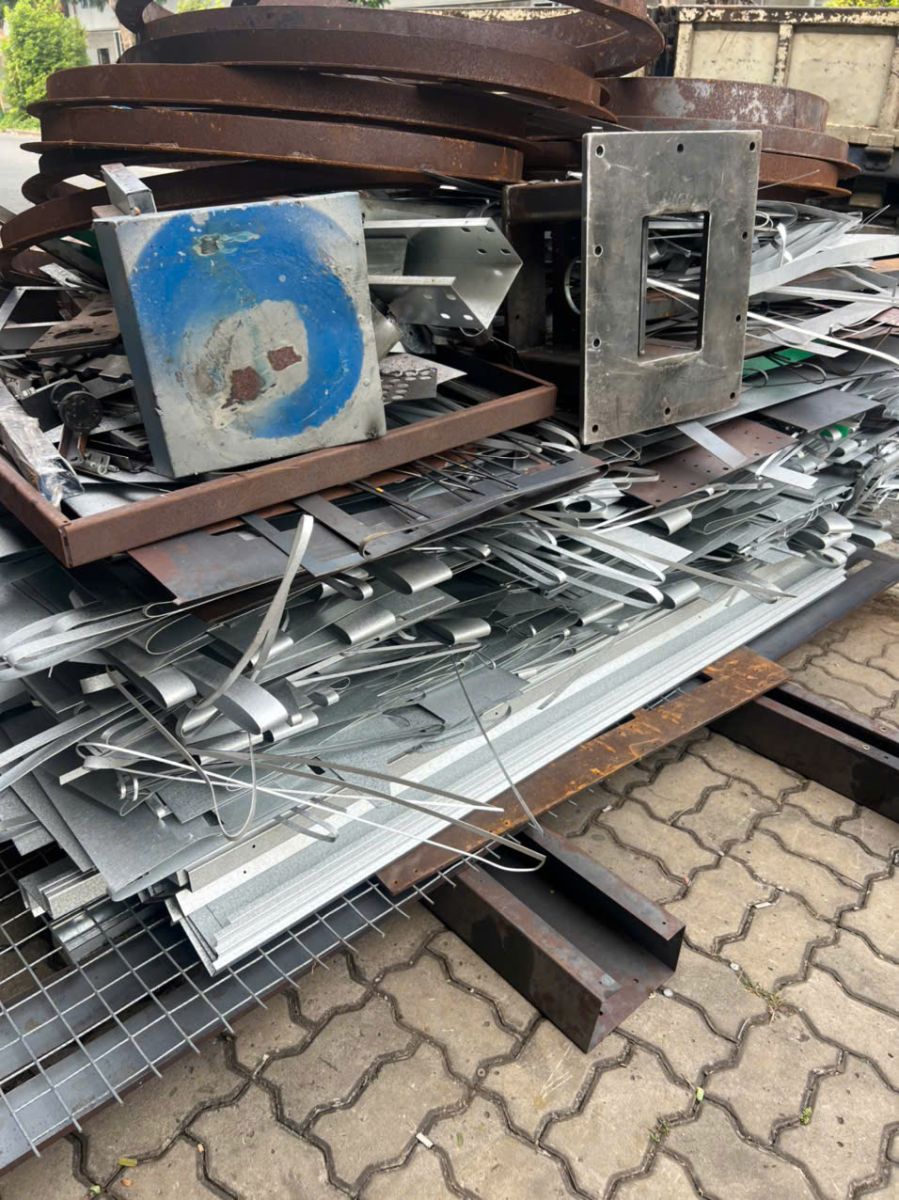Thu mua phế liệu sắt tại nam Tân Uyên bình dương